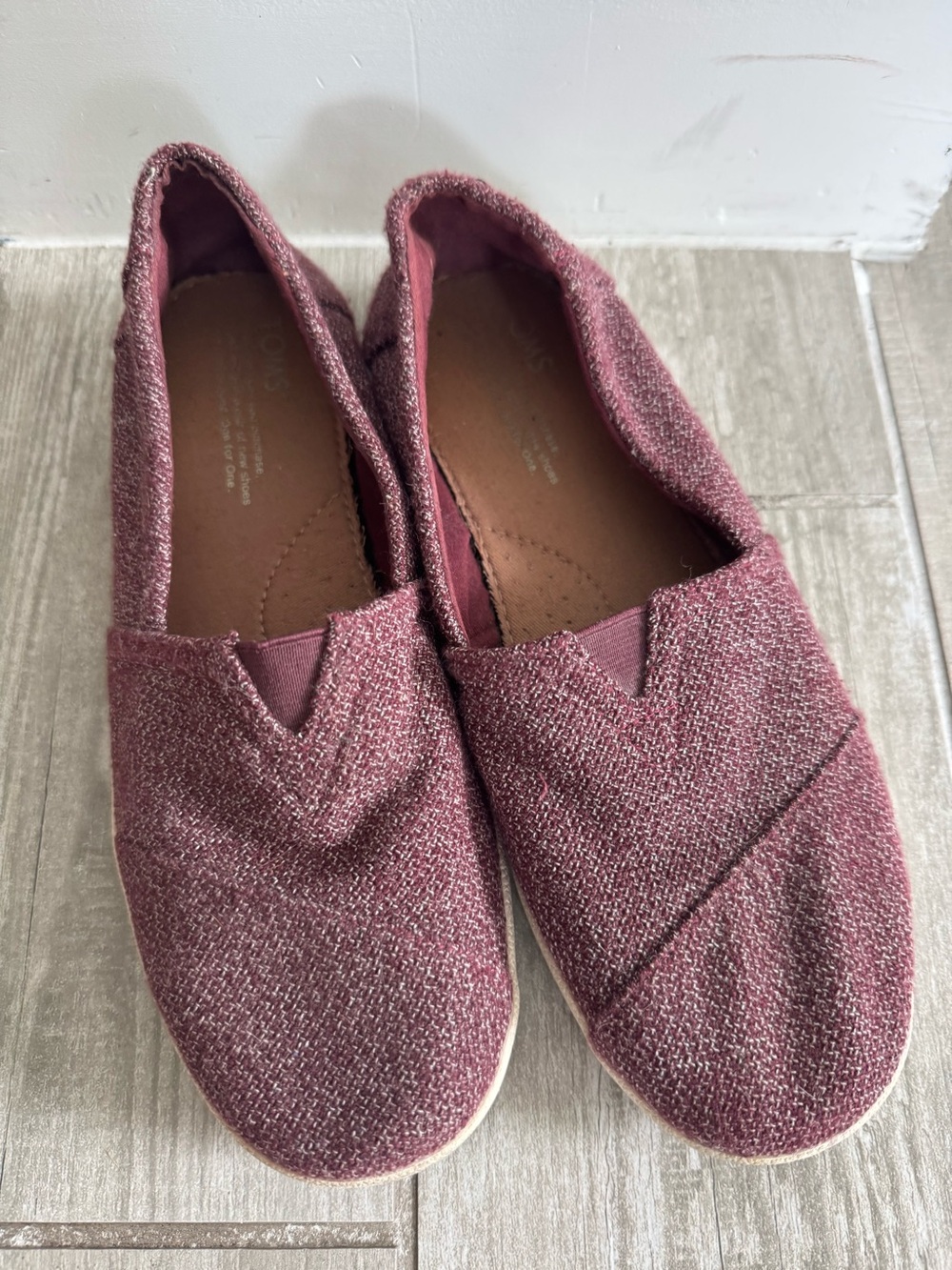 TOMS Burgundy Woven Avalon Slip-On Shoes Women’s Size 8